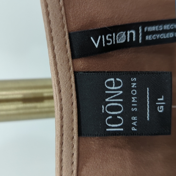 ICŌNE Crop Top - Picture 3 of 4